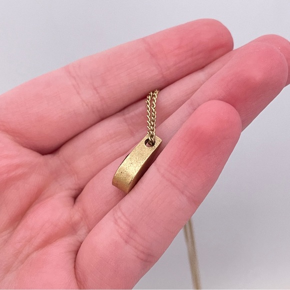 Vintage AVON Faux Amethyst February Birthstone Preppy Dainty Teardrop Necklace - Picture 3 of 9